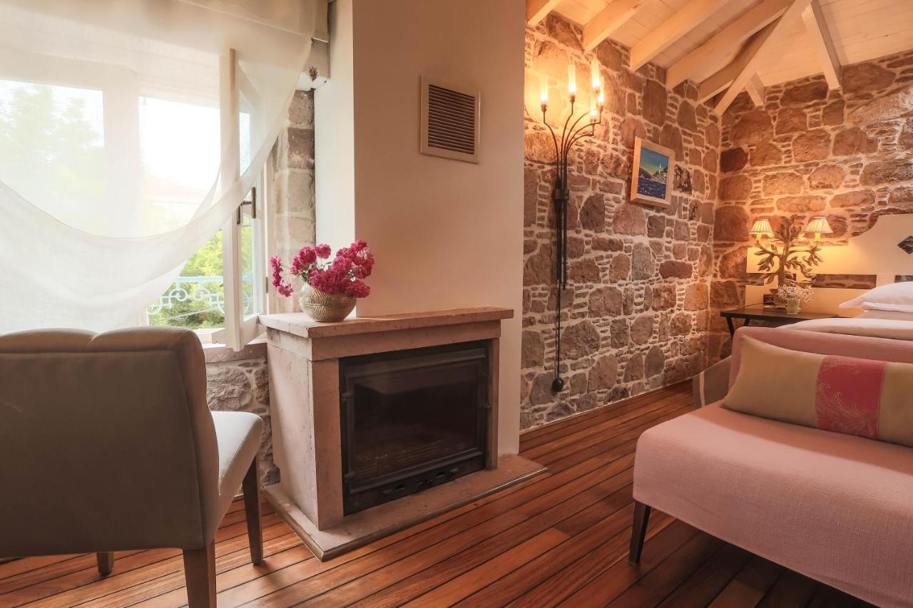 Cunda Lena Otel Ayvalı Exteriör bild
