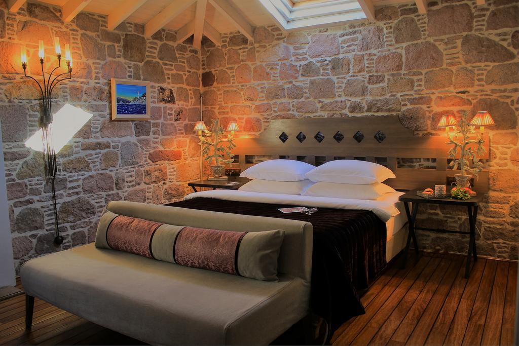 Cunda Lena Otel Ayvalı Exteriör bild