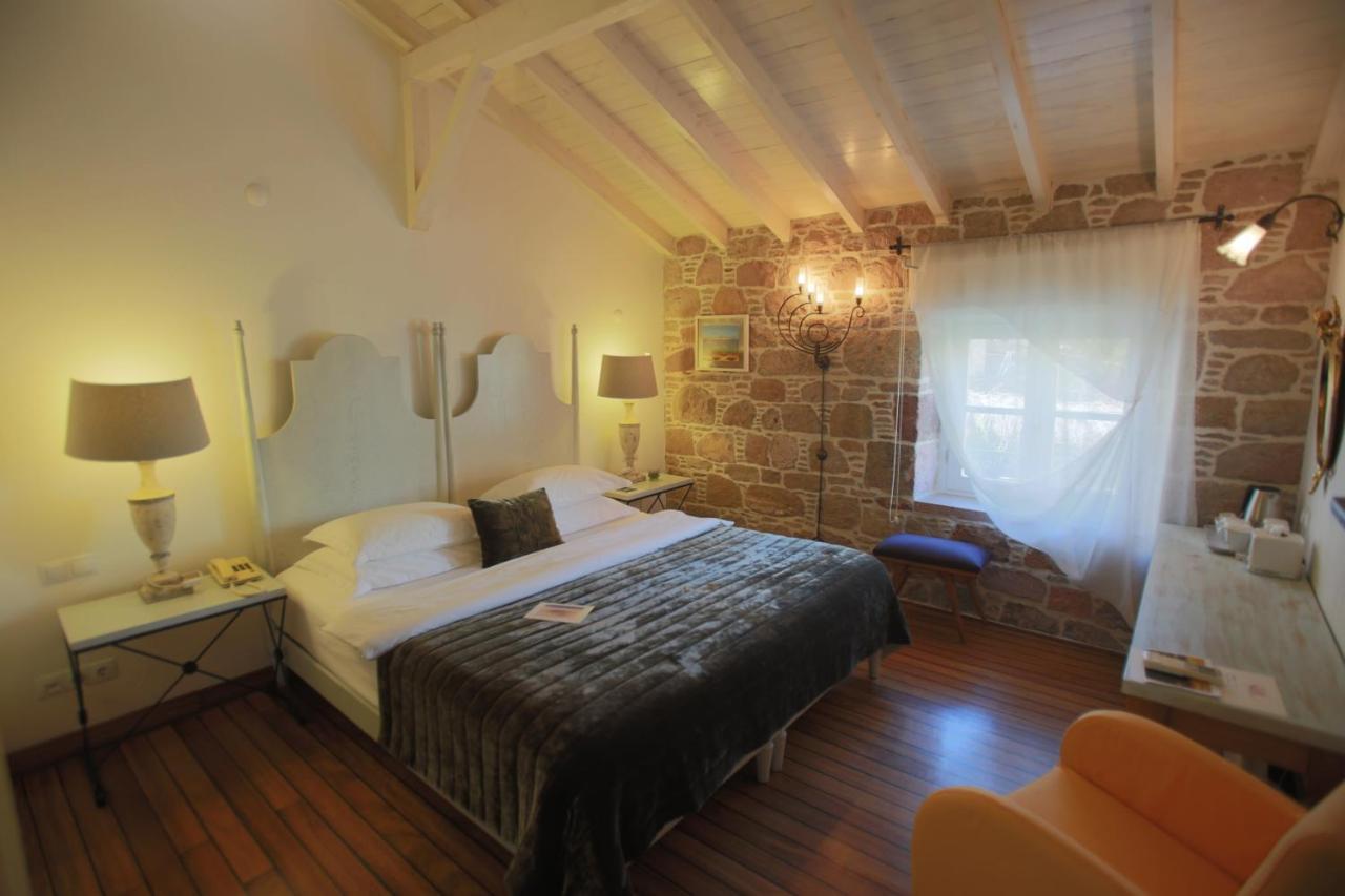 Cunda Lena Otel Ayvalı Exteriör bild