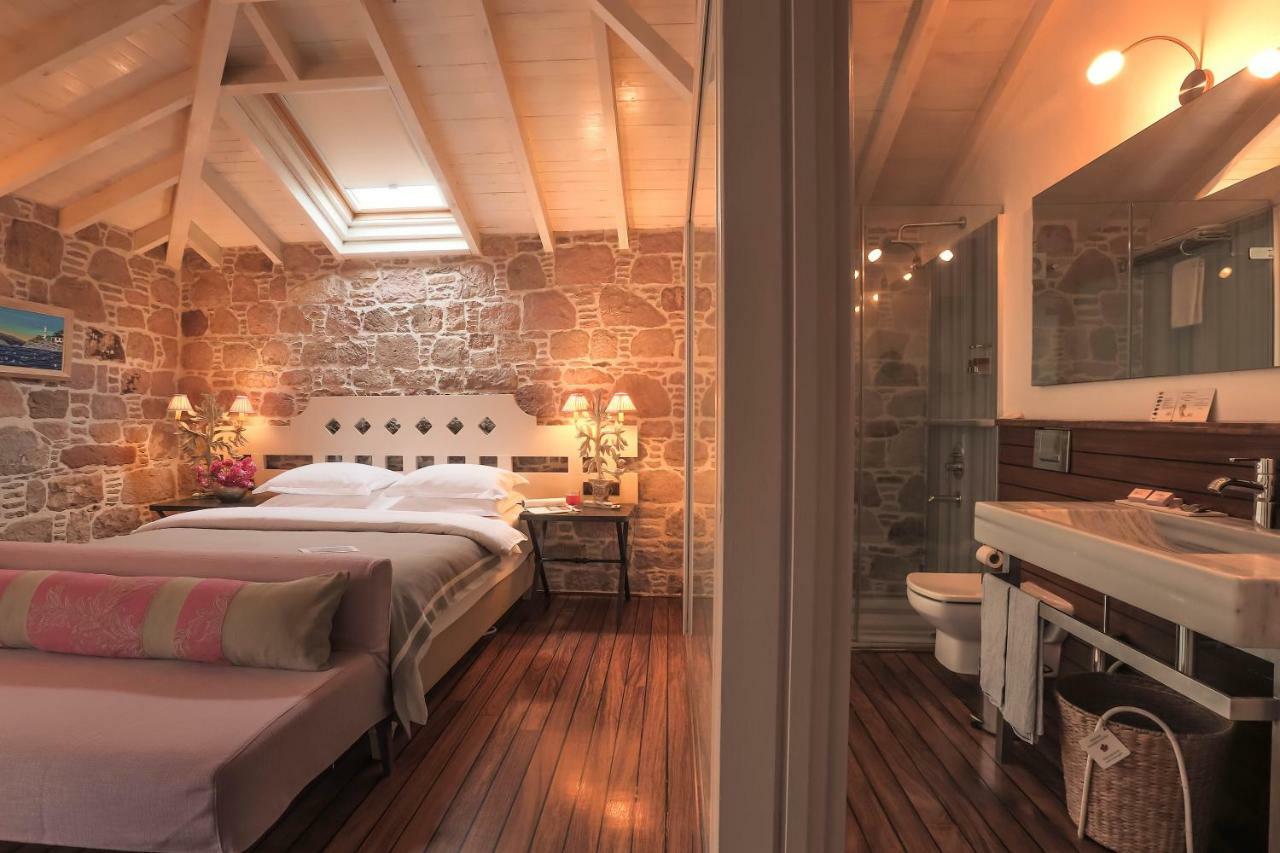 Cunda Lena Otel Ayvalı Exteriör bild